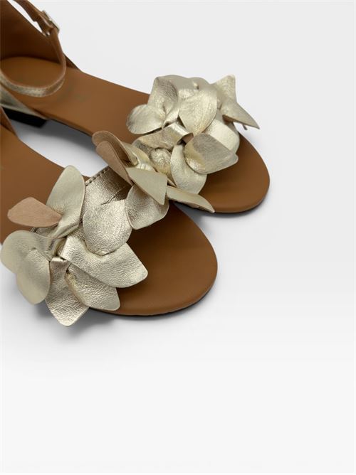 Sandali flat con applicazione floreale IL LACCIO | G10LAMINATOPLATINO